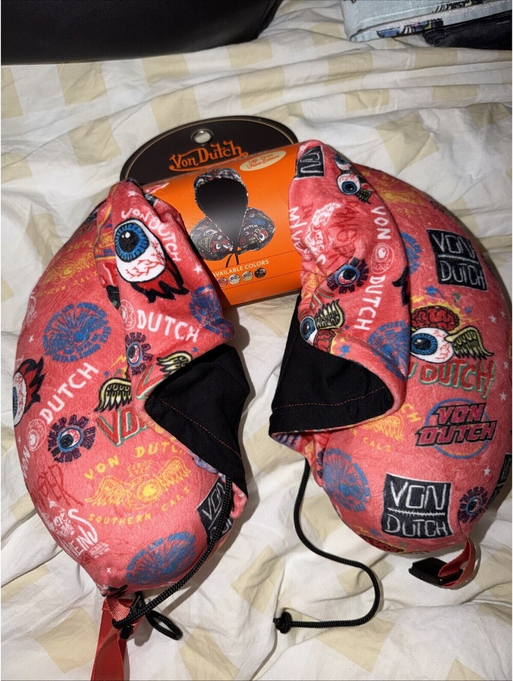 NWT Von Dutch Pink Jax Hooded Memory Foam Travel Neck Pillow